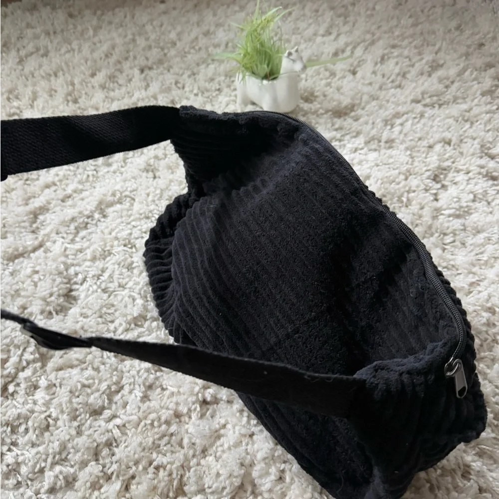 Brand new cute unique black fuzzy oversized over the shoulder purse hand…